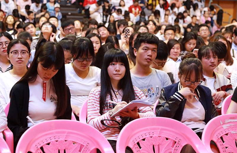 http://www.hunaneu.com/__local/A/CE/68/AEC5064518E98E2739DC8C38A16_A5884BCC_AFAFC.jpg