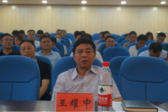 http://www.hieu.edu.cn/__local/E/52/01/FA199FA5A15A636204190616631_3A15D1DD_C83EF.png